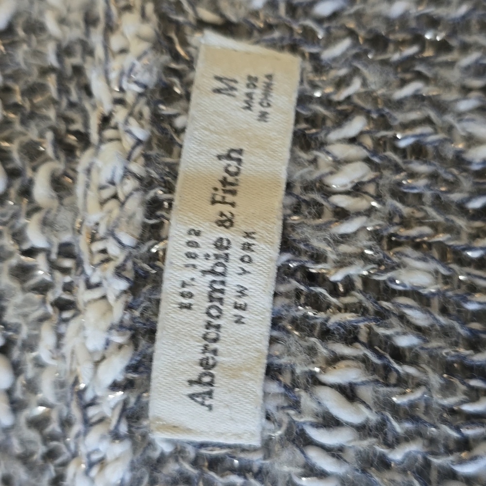 Grey and White Abercrombie & Fitch Loose Knit V-Neck Sweater SZ Med - Picture 6 of 8
